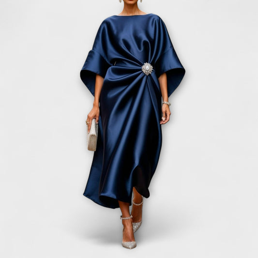 Oda – Luxus-Langkleid aus schimmerndem Satin 