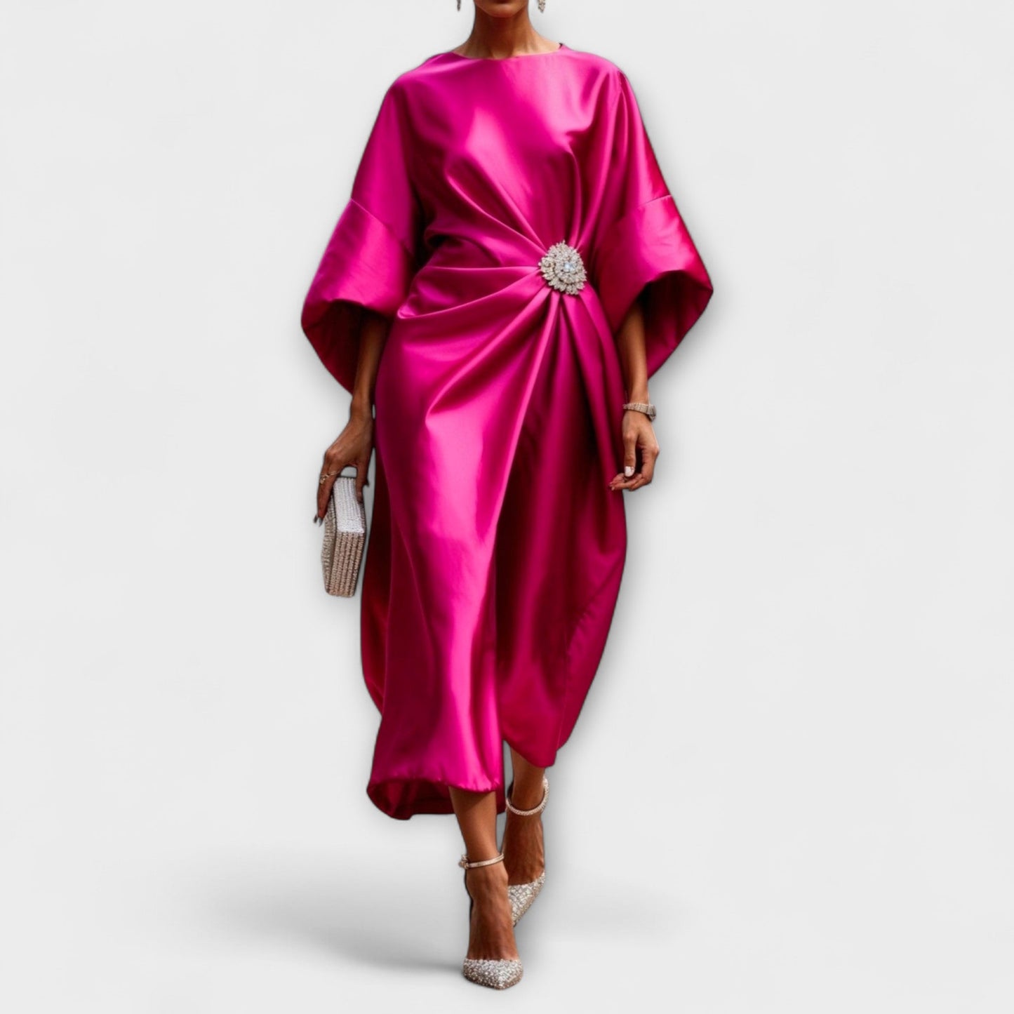 Oda – Luxus-Langkleid aus schimmerndem Satin 