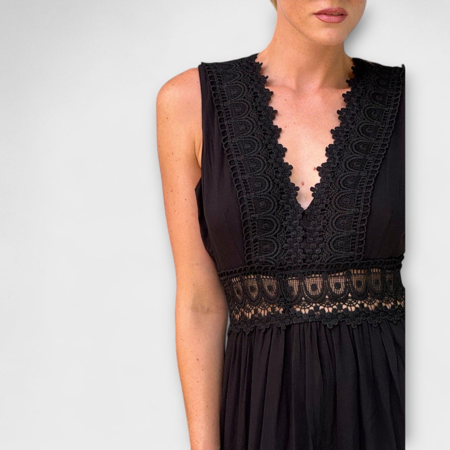 Hannelore - Elegantes Spitzenkleid mit V-Ausschnitt