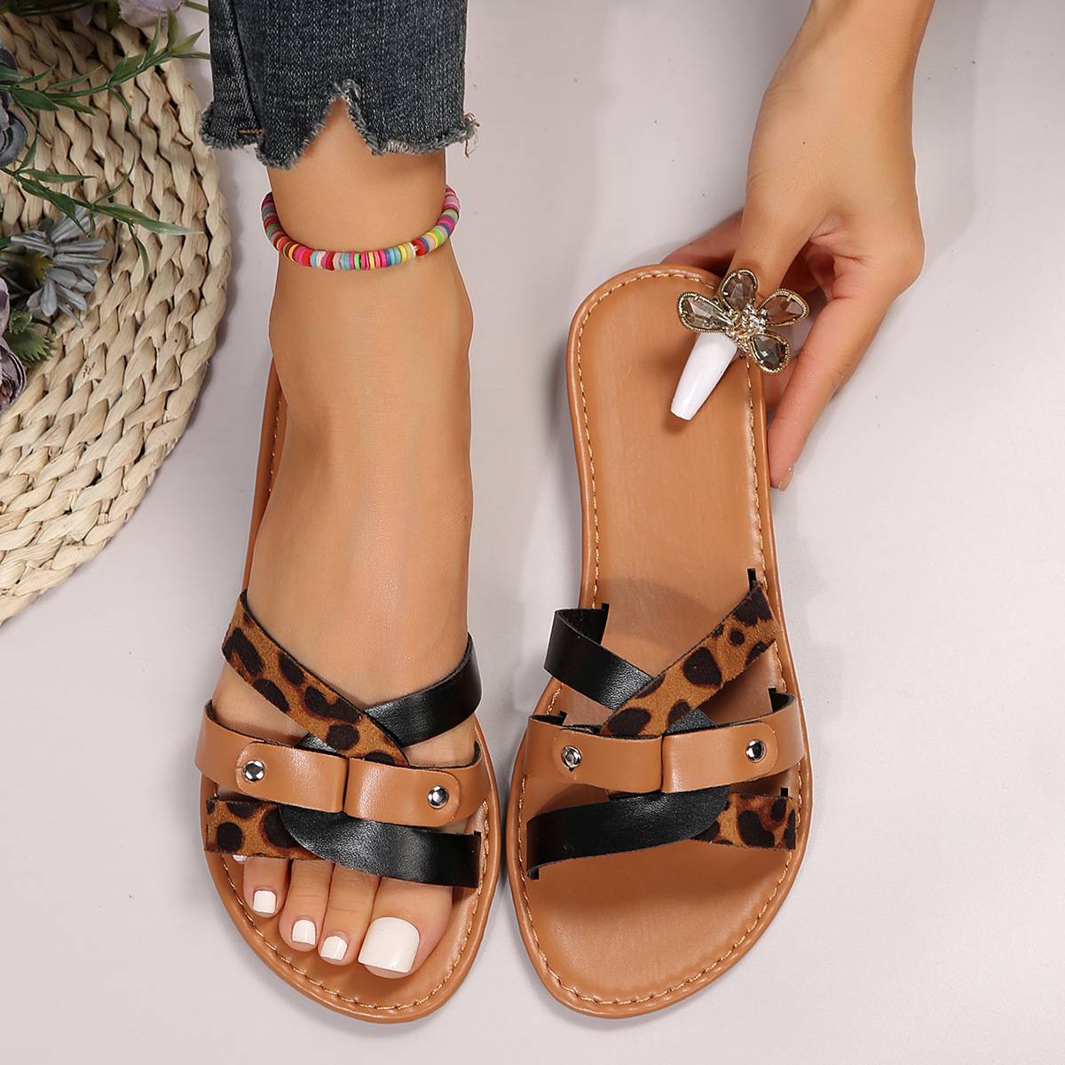 Barbara - Leopard Kreuzriemen Sandalen