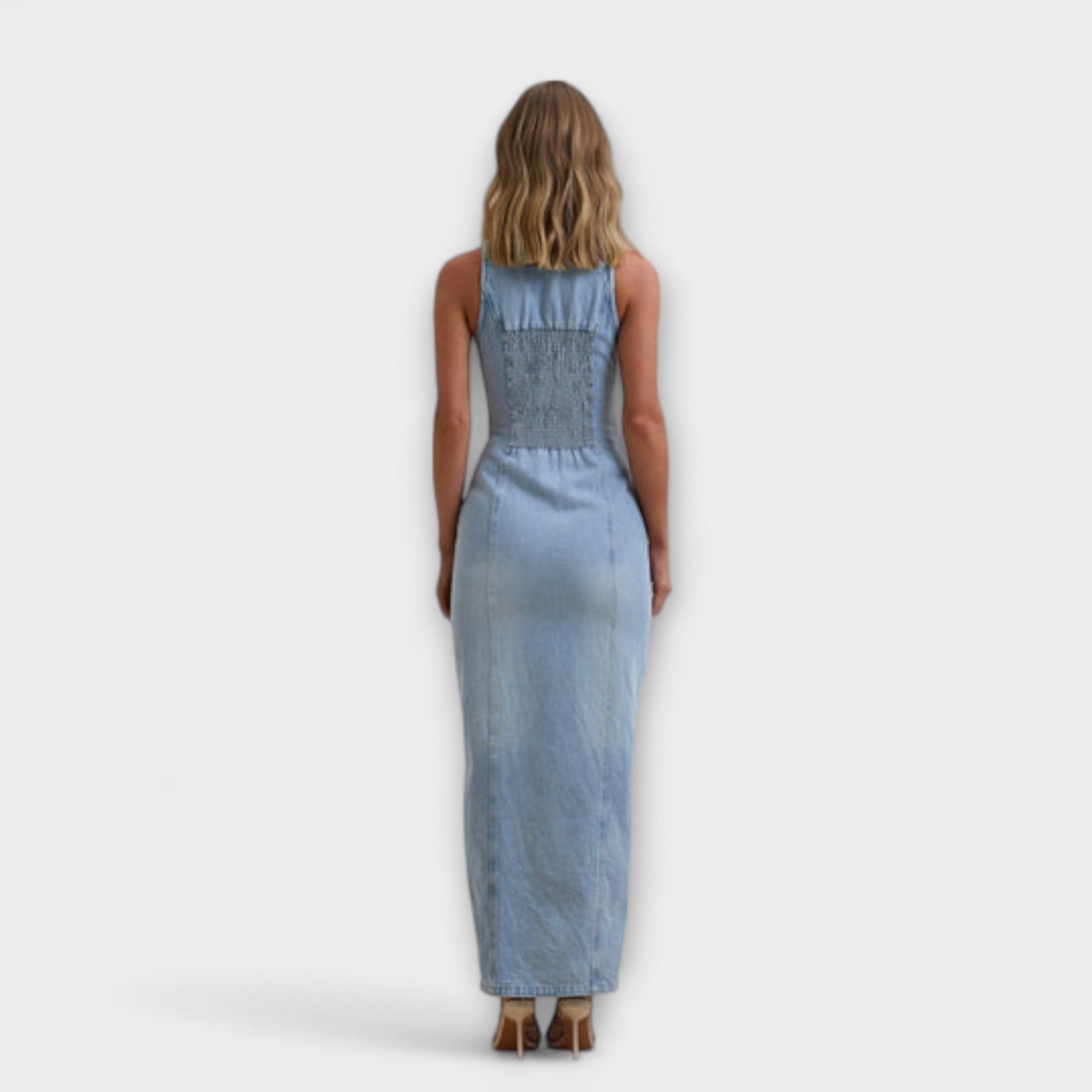 Helga - Denim-Maxikleid in mittlerer Waschung 
