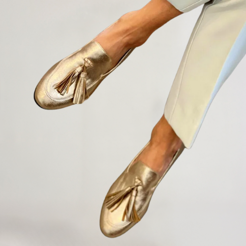 Laura - Goldene Mokassins