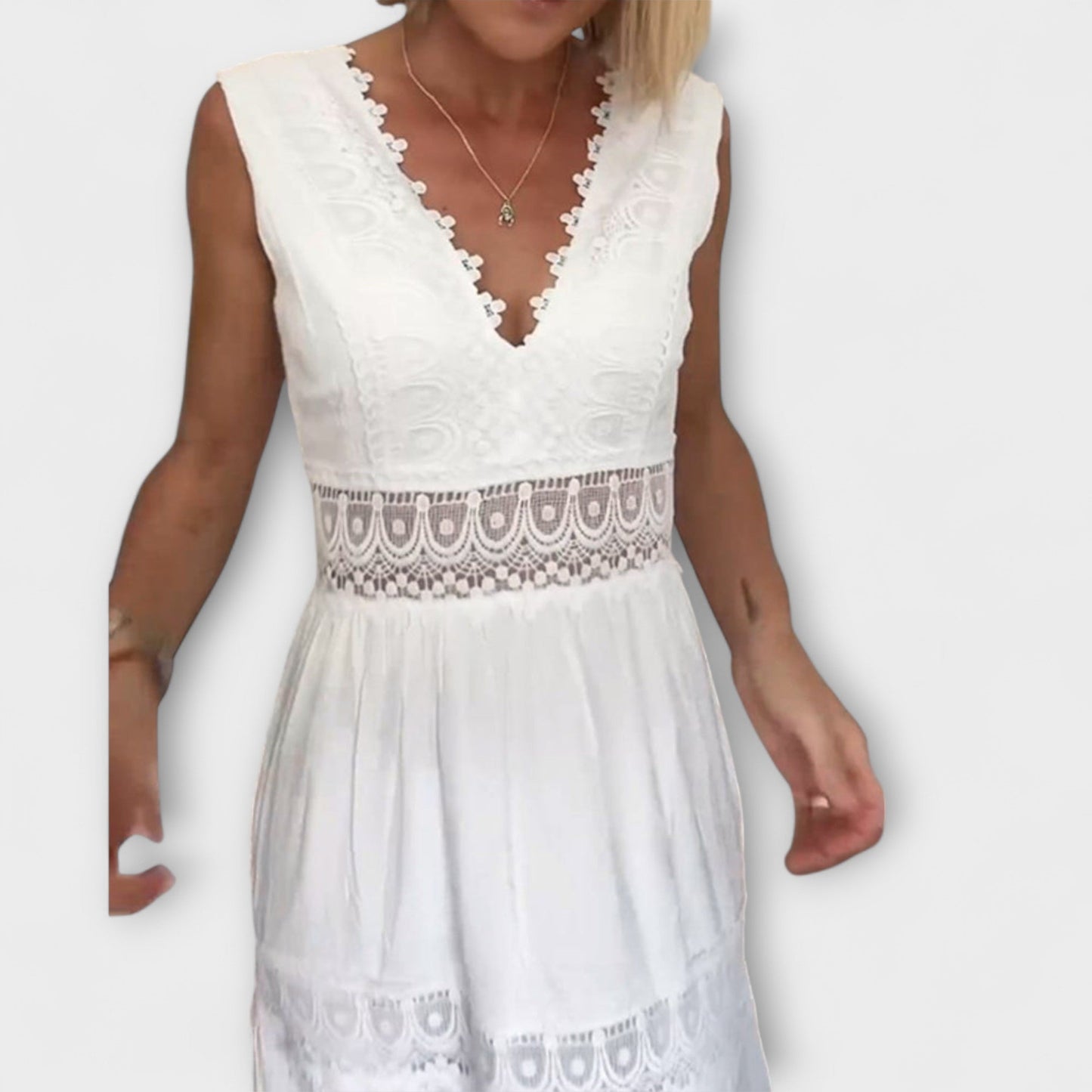 Hannelore - Elegantes Spitzenkleid mit V-Ausschnitt