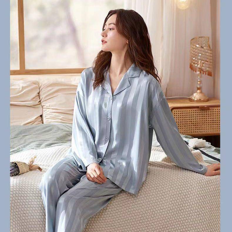 Nina - Luxuriöser Pyjama