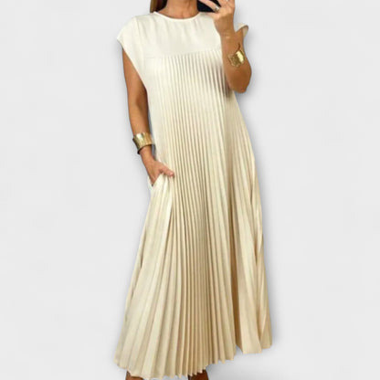 Isolde – Elegantes Plisseekleid