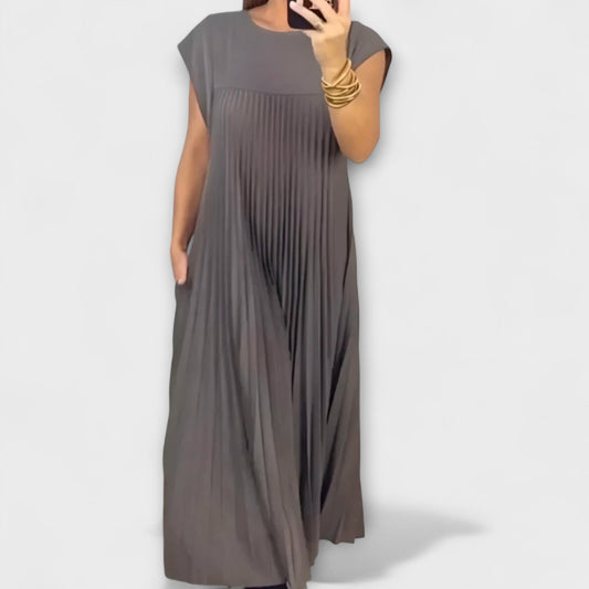 Isolde – Elegantes Plisseekleid
