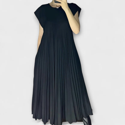 Isolde – Elegantes Plisseekleid