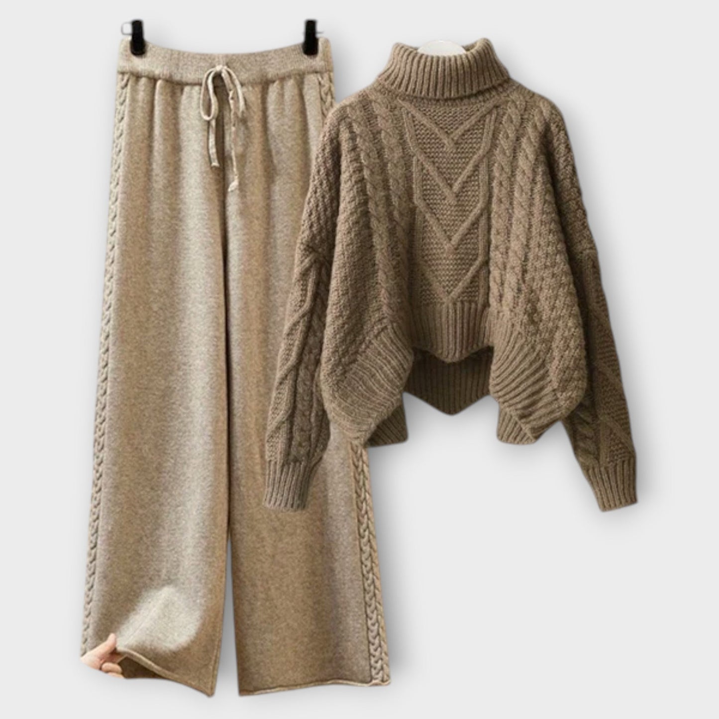 Alina – Zweiteiliges Strickset Mit Eleganter Silhouette
