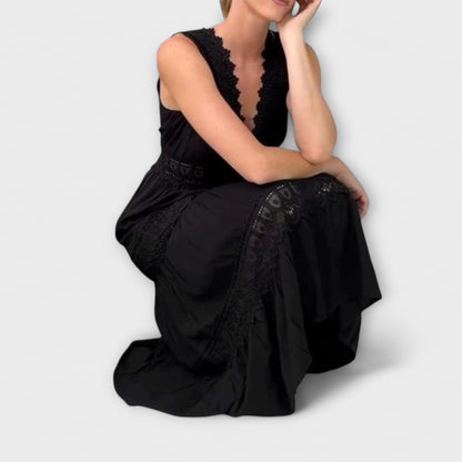 Hannelore - Elegantes Spitzenkleid mit V-Ausschnitt
