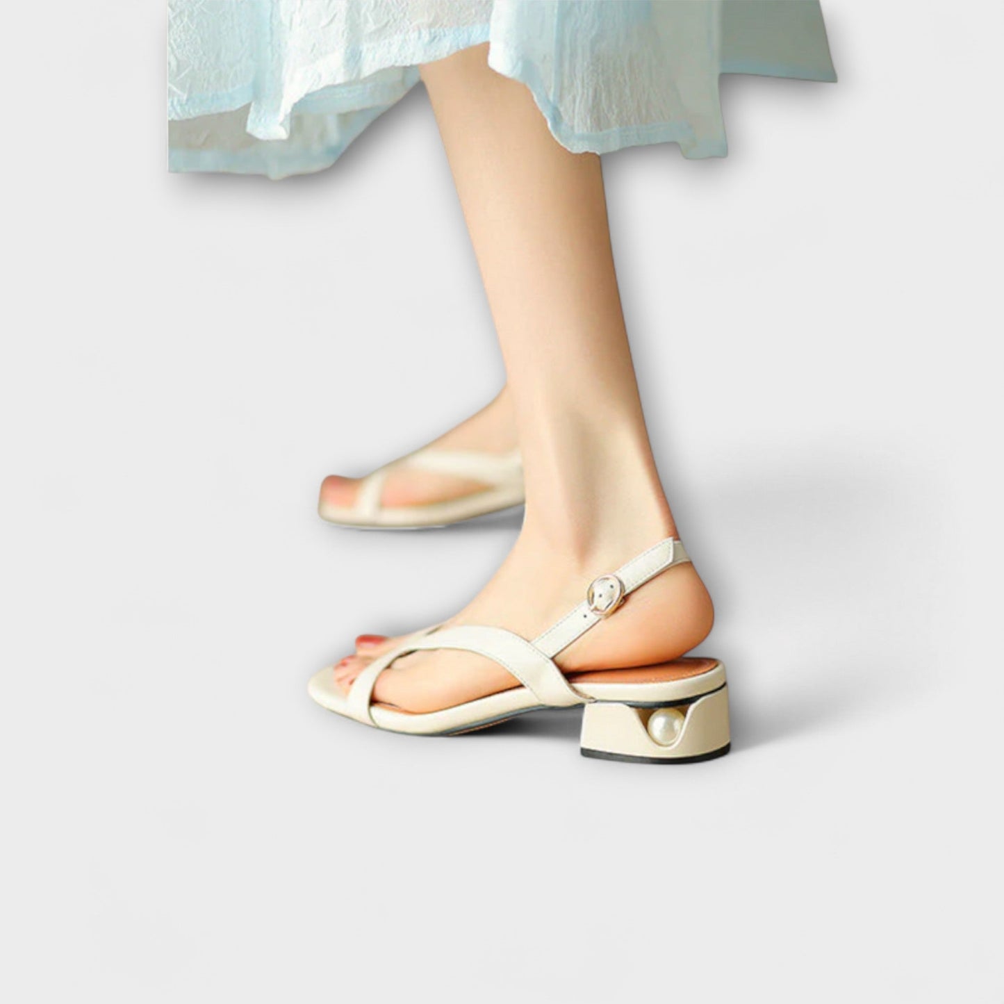 Evelyn - Elegante flache Sandalette Minna mit raffiniertem Finish