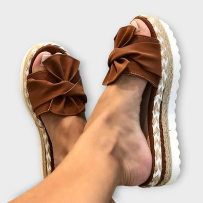 Franka - Orthopädische Sandalen mit Fliege